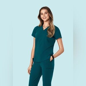 Mandala Women's One Pocket Scrub Top - Caribbean Blue/teal green